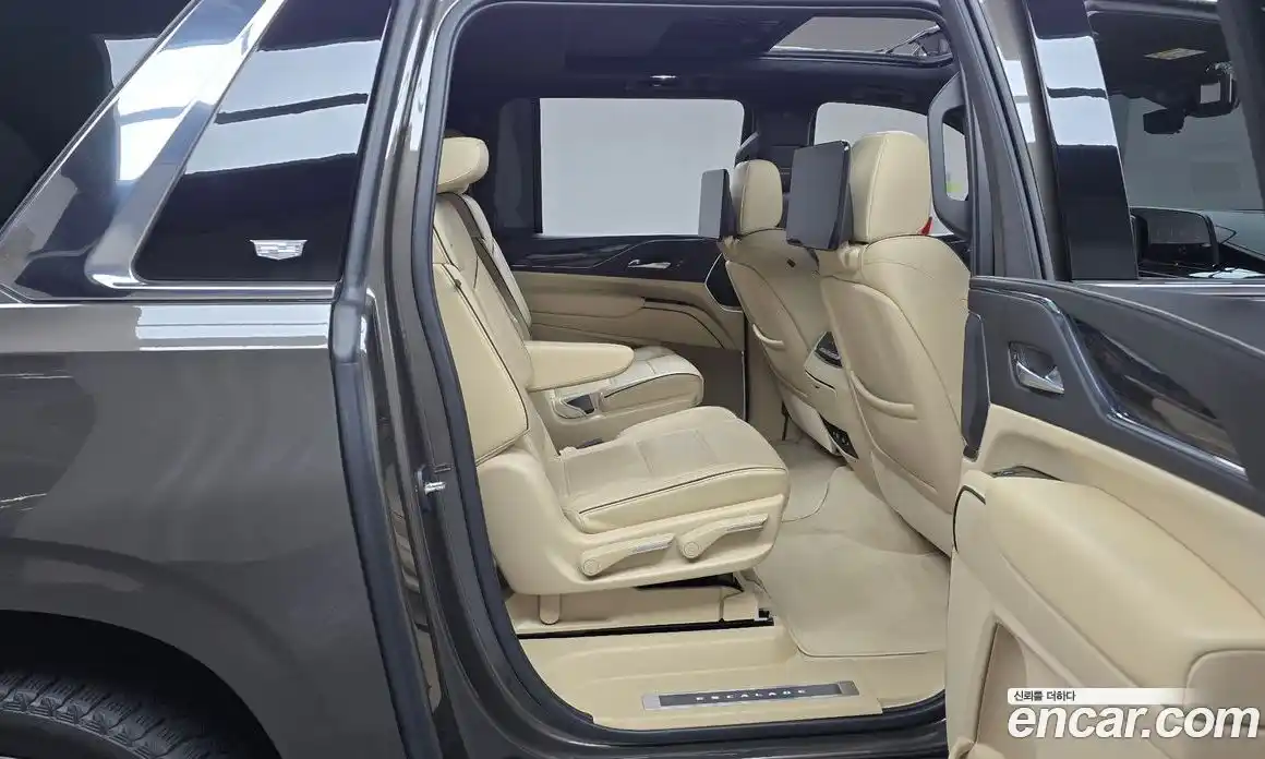 Cadillac Escalade 2021 6.2 гидро в Москве № 256468, фото 12