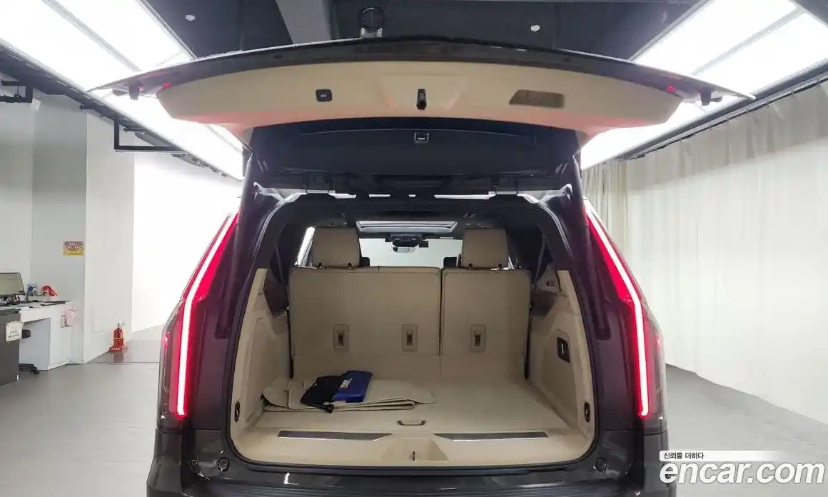 Cadillac Escalade 2021 6.2 гидро в Москве № 256468, фото 20
