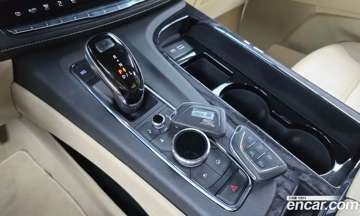 Cadillac Escalade 2021 6.2 гидро в Москве № 256468, фото 9