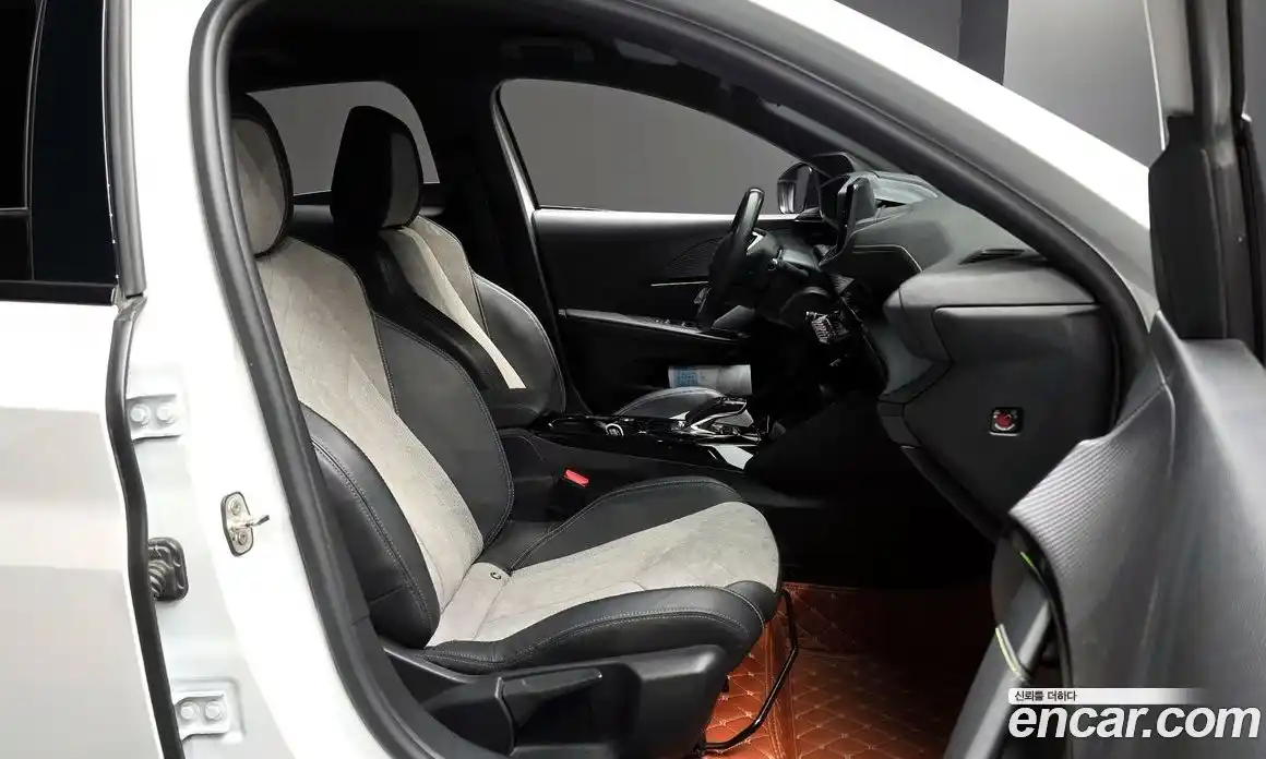 Peugeot 208 2020 0.1 гидро в Москве № 259365, фото 11