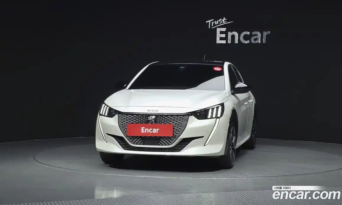 Peugeot 208 2020 0.1 гидро в Москве № 259365, фото 3