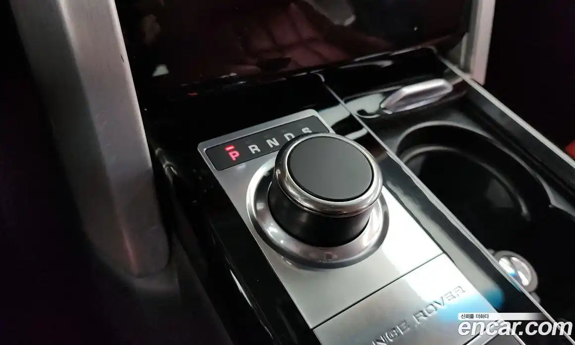 Land Rover Range-Rover 2015 4.4 гидро в Москве № 271507, фото 9