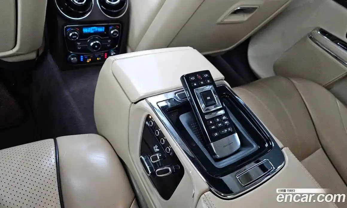 Jaguar XJ 2016 3.0 гидро в Москве № 331533, фото 18