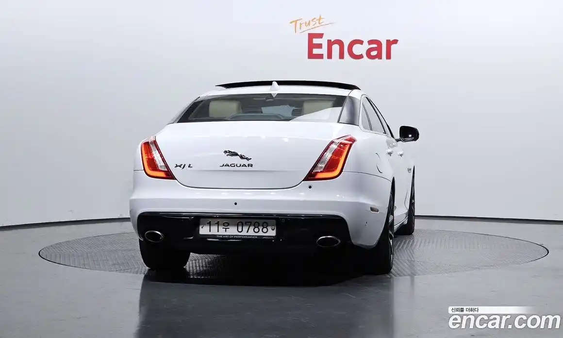 Jaguar XJ 2016 3.0 гидро в Москве № 331533, фото 4