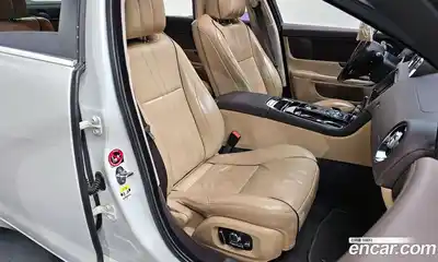 Jaguar XJ 2016 3.0 гидро в Москве № 331533, миниатюра 10