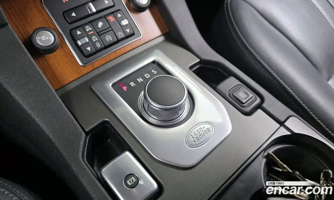 Land Rover Discovery 2015 3.0 гидро в Москве № 333345, фото 9