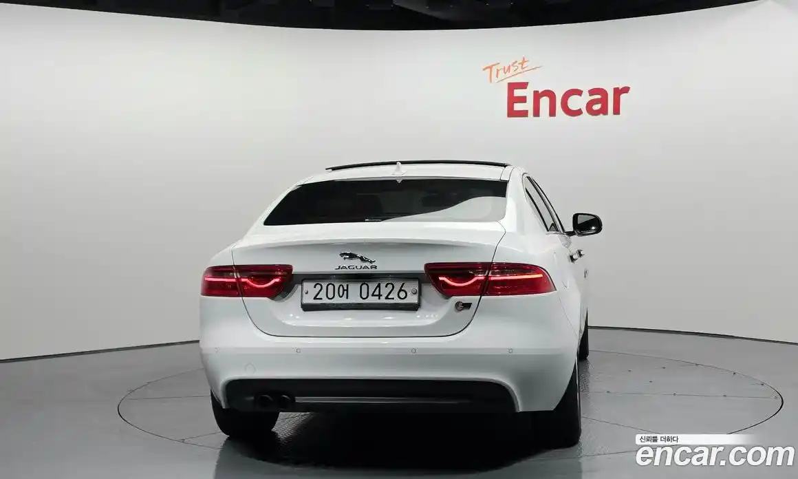 Jaguar XE 2016 2.0 гидро в Москве № 335825, фото 4