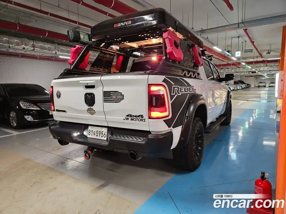 Dodge Ram Pick Up 2020 5.7 гидро в Москве № 353809, фото 3