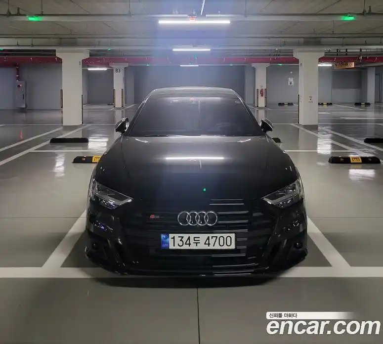 Audi S8 2021 4.0 гидро в Москве № 373384, фото 3