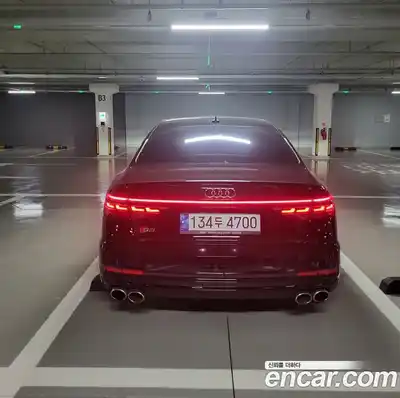 Audi S8 2021 4.0 гидро в Москве № 373384, миниатюра 9