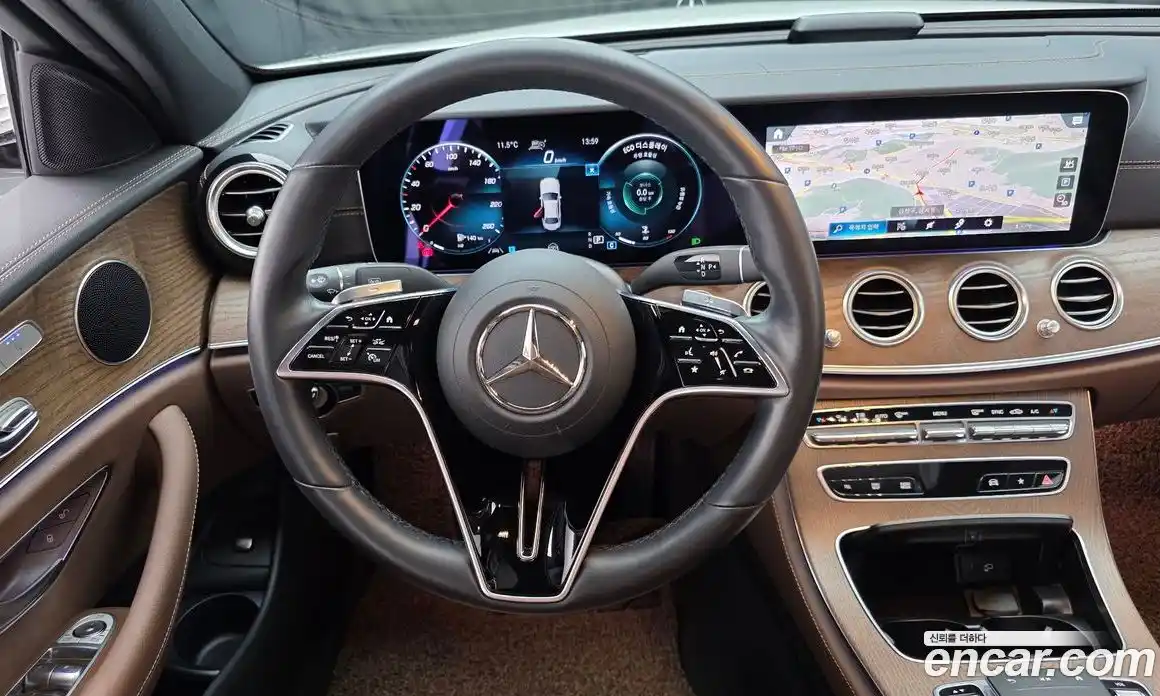 Mercedes-Benz E-Class 2022 2.0 гидро, фото 12