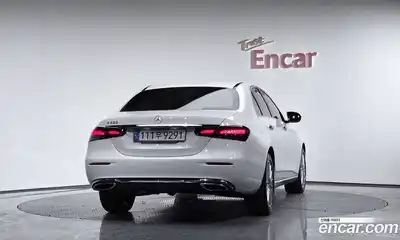 Mercedes-Benz E-Class 2022 2.0 гидро, миниатюра 3