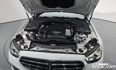 Mercedes-Benz E-Class 2022 2.0 гидро, миниатюра 5