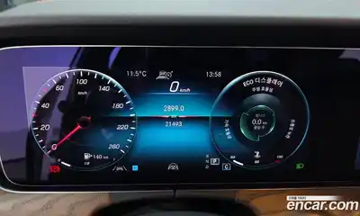 Mercedes-Benz E-Class 2022 2.0 гидро, миниатюра 7