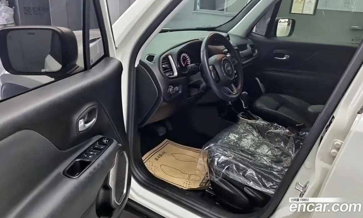 Jeep Renegade 2019 2.4 гидро в Москве № 535158, фото 12