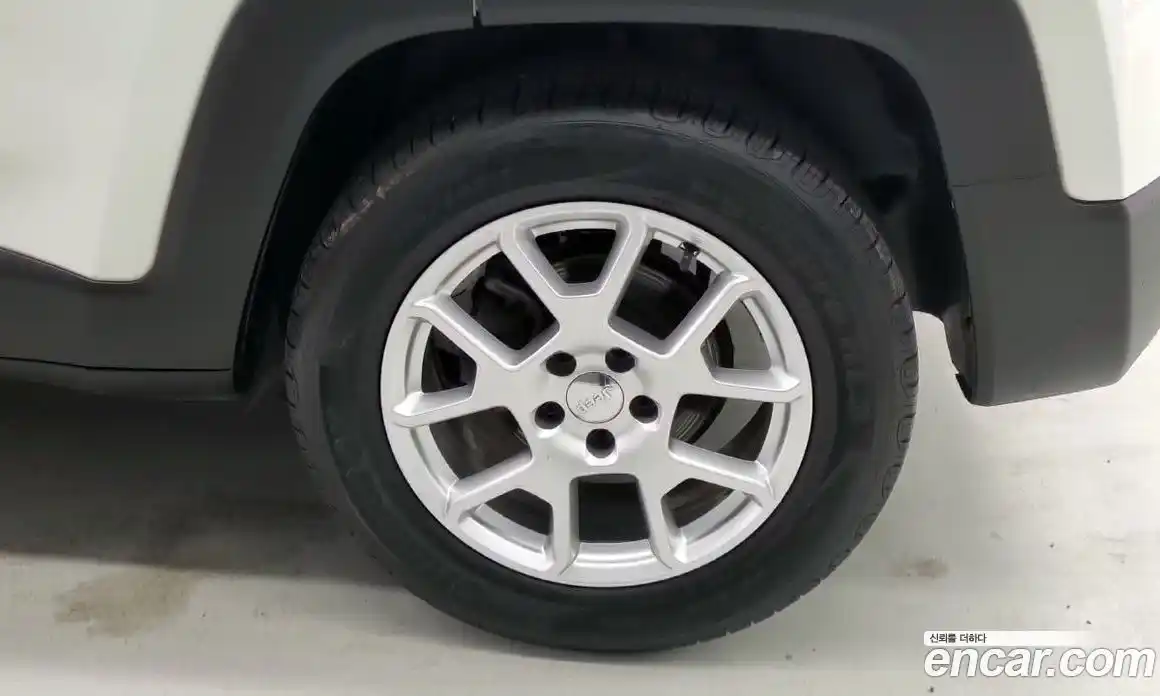 Jeep Renegade 2019 2.4 гидро в Москве № 535158, фото 15