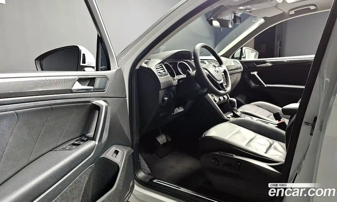Volkswagen Tiguan 2018 2.0 гидро в Москве № 595634, фото 12