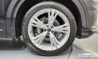 Audi Q8 2023 3.0 гидро в Москве № 723279, миниатюра 5