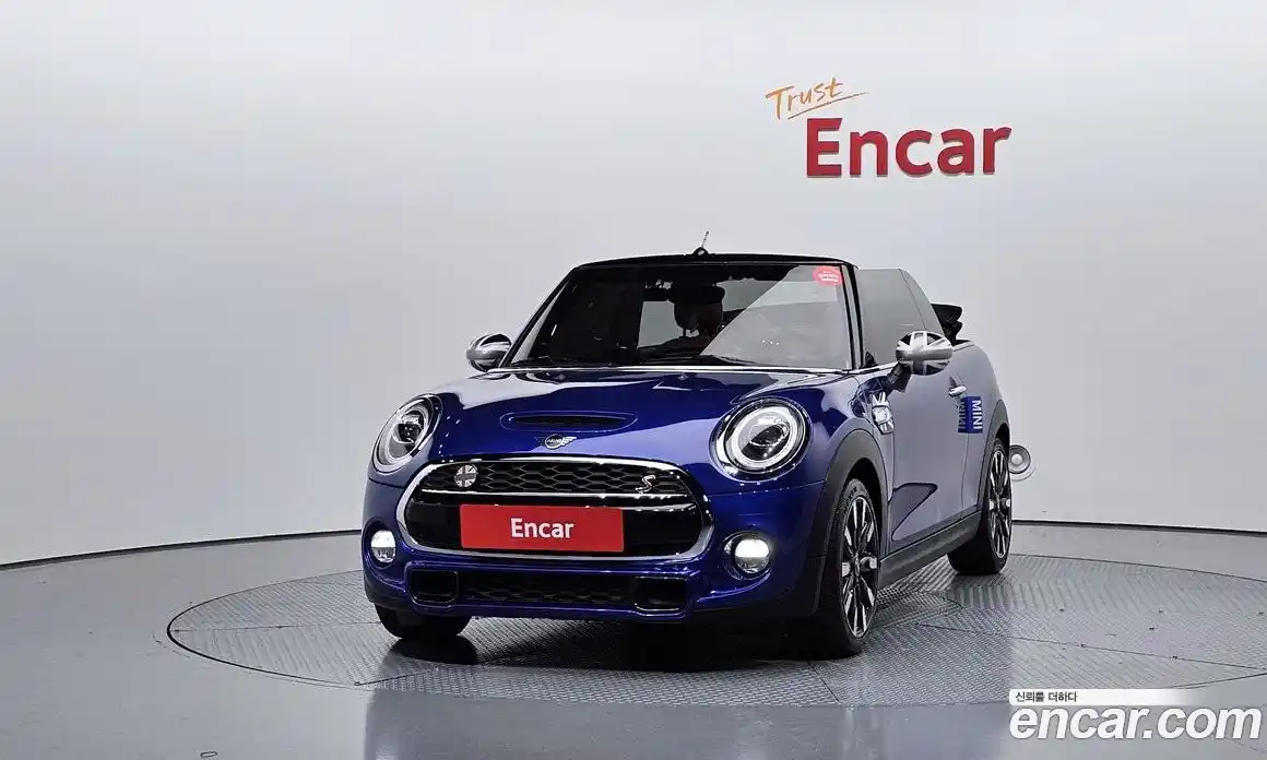 Mini Cooper Convertible 2019 1.5 гидро в Москве № 724912, фото 3