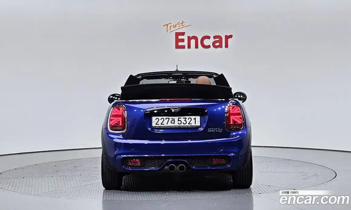 Mini Cooper Convertible 2019 1.5 гидро в Москве № 724912, фото 4