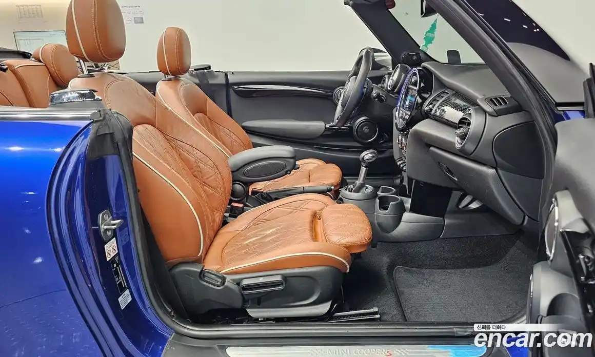 Mini Cooper Convertible 2019 1.5 гидро в Москве № 724912, фото 10