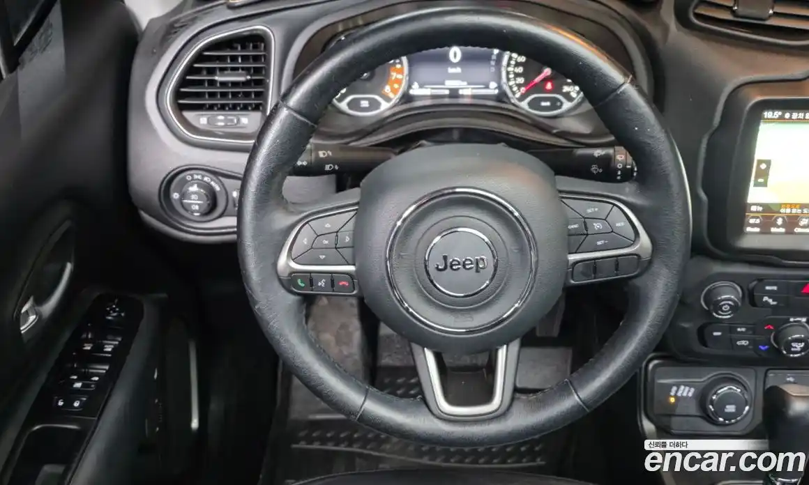 Jeep Renegade 2019 2.4 гидро в Москве № 725289, фото 13