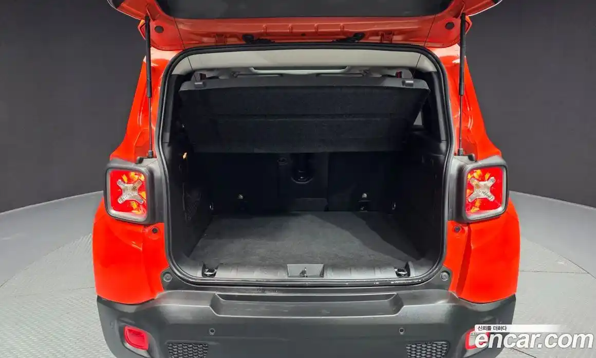 Jeep Renegade 2019 2.4 гидро в Москве № 725289, фото 20
