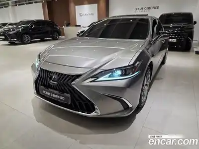 Lexus ES, 2024