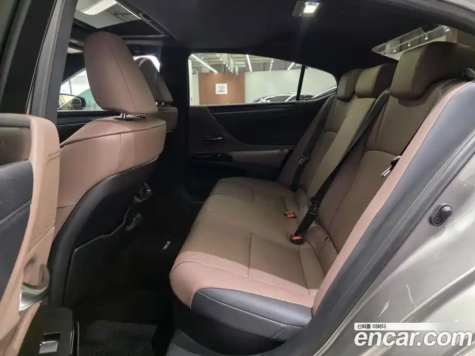 Lexus ES 2024 2.5 вариатор в Москве № 766981, фото 11