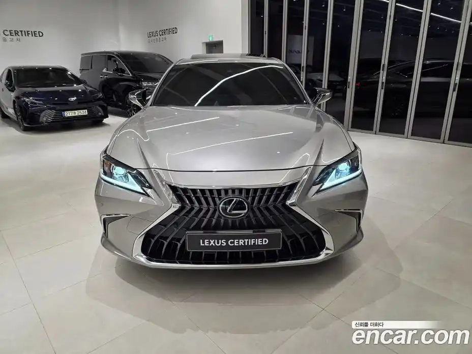 Lexus ES 2024 2.5 вариатор в Москве № 766981, фото 3