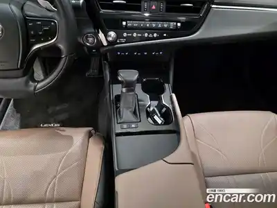 Lexus ES 2024 2.5 вариатор в Москве № 766981, миниатюра 9