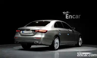 Mercedes-Benz E-Class 2022 2.0 гидро, миниатюра 2