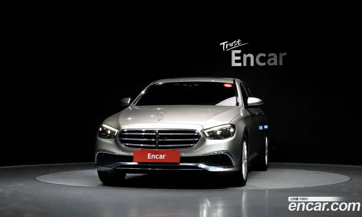 Mercedes-Benz E-Class 2022 2.0 гидро, фото 3