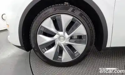 Tesla Model Y 2022 0.2 гидро в Москве № 825511, миниатюра 5