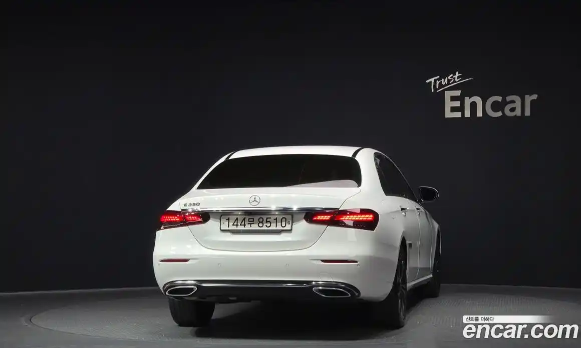 Mercedes-Benz E-Class 2021 2.0 гидро, фото 4