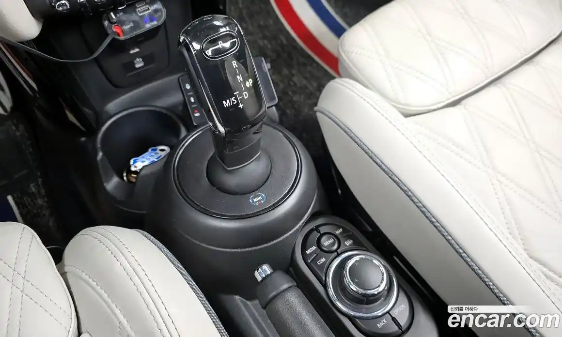 Mini Cooper Convertible 2023 2.0 гидро в Москве № 861495, фото 9