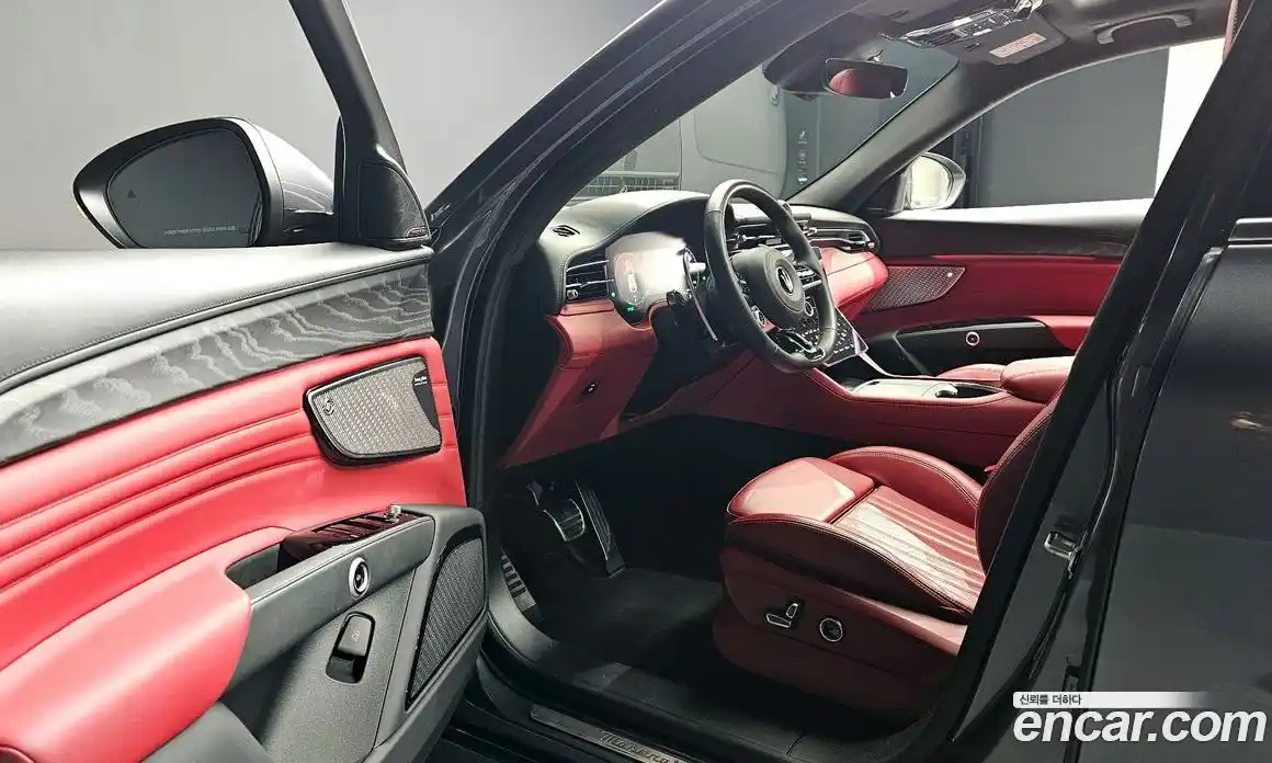 Maserati Grecale 2023 2.0 гидро в Москве № 897197, фото 12