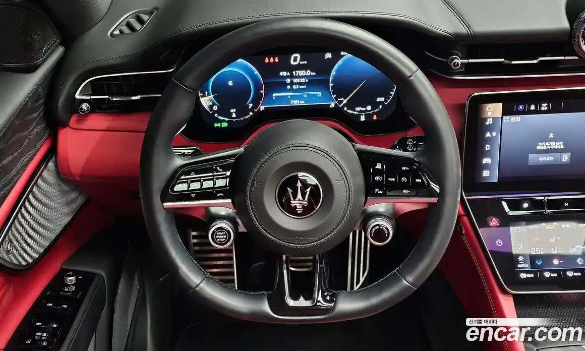 Maserati Grecale 2023 2.0 гидро в Москве № 897197, фото 13