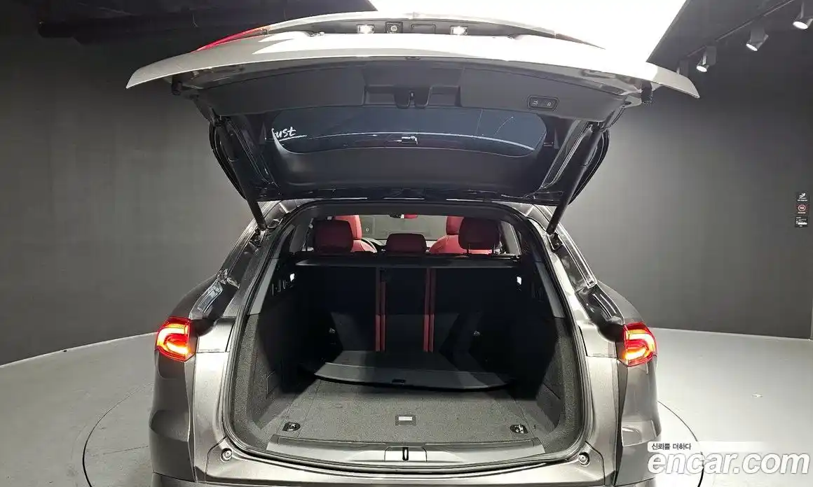 Maserati Grecale 2023 2.0 гидро в Москве № 897197, фото 20