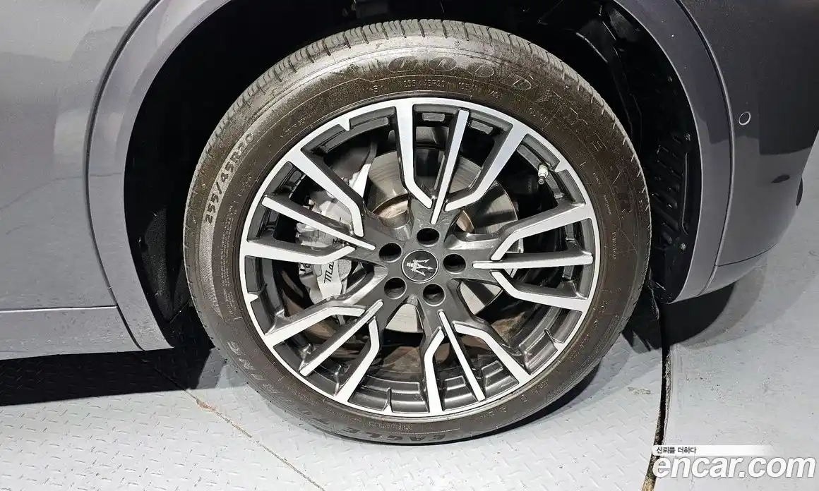 Maserati Grecale 2023 2.0 гидро в Москве № 897197, фото 5