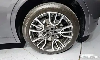 Maserati Grecale 2023 2.0 гидро в Москве № 897197, миниатюра 5