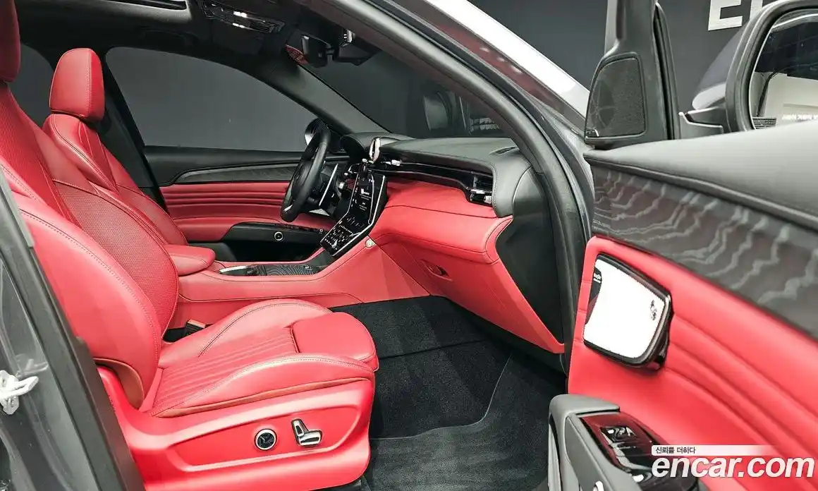 Maserati Grecale 2023 2.0 гидро в Москве № 897197, фото 10