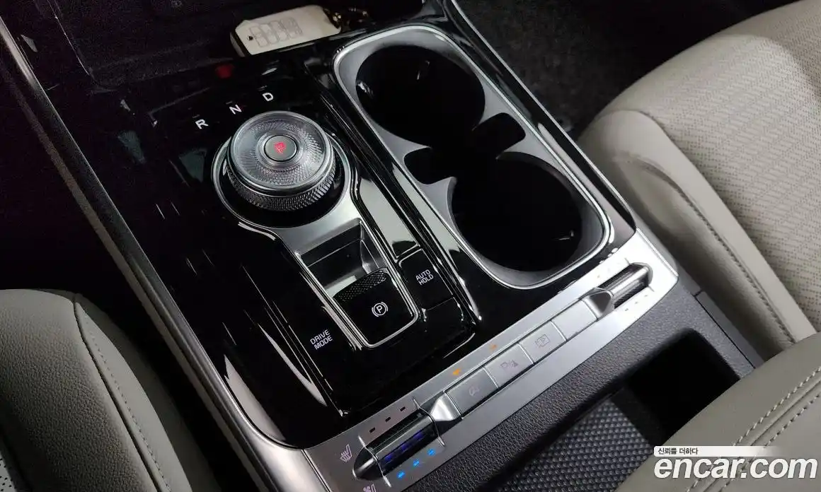 Kia Canival 2023 3.5 Автомат в Москве № 972372, фото 8