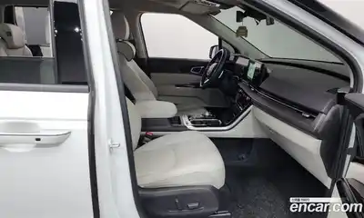 Kia Canival 2023 3.5 Автомат в Москве № 972372, миниатюра 10