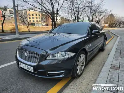 Jaguar XJ, 2011