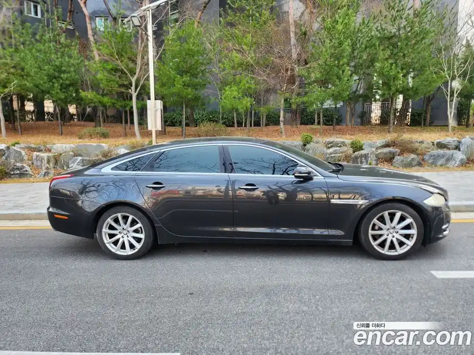 Jaguar XJ 2011 3.0 гидро в Москве № 976575, фото 18