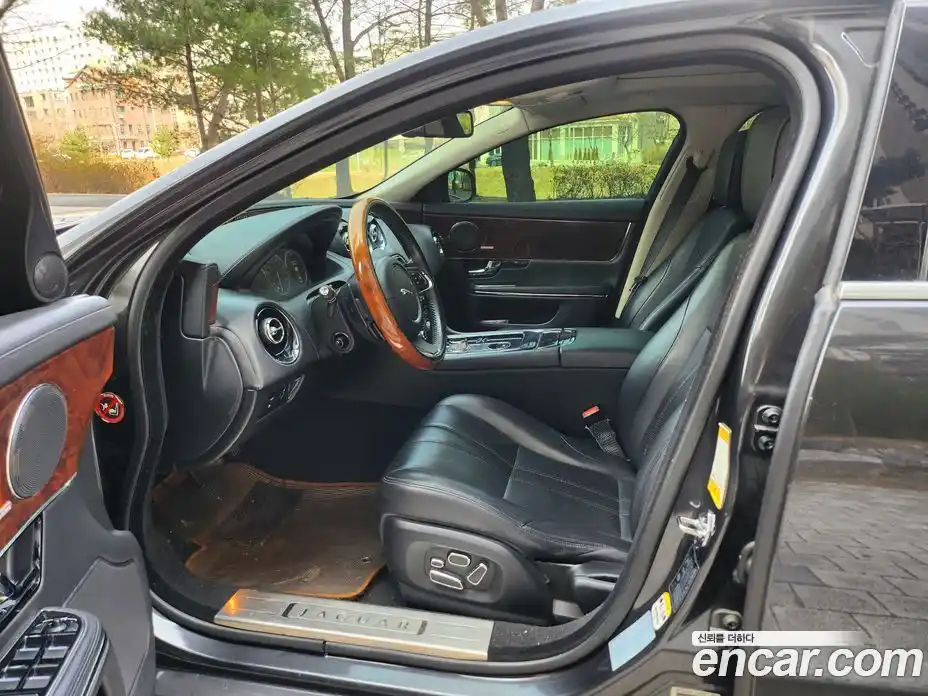 Jaguar XJ 2011 3.0 гидро в Москве № 976575, фото 7