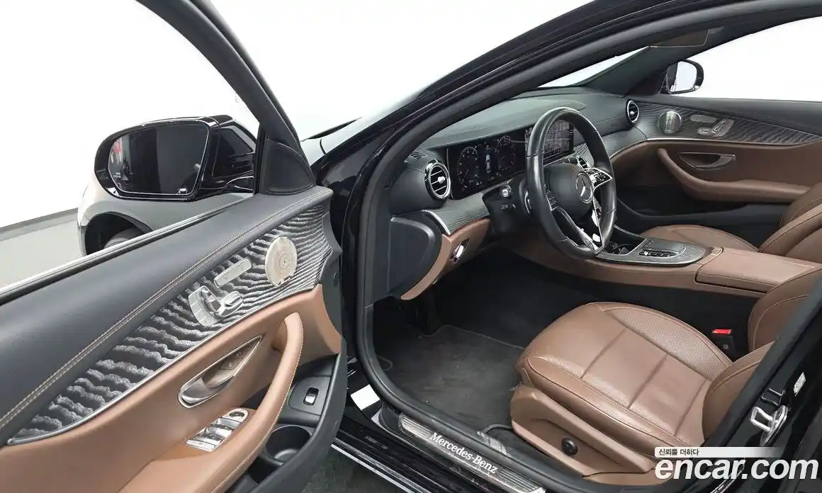 Mercedes-Benz E-Class 2023 2.0 гидро, фото 12