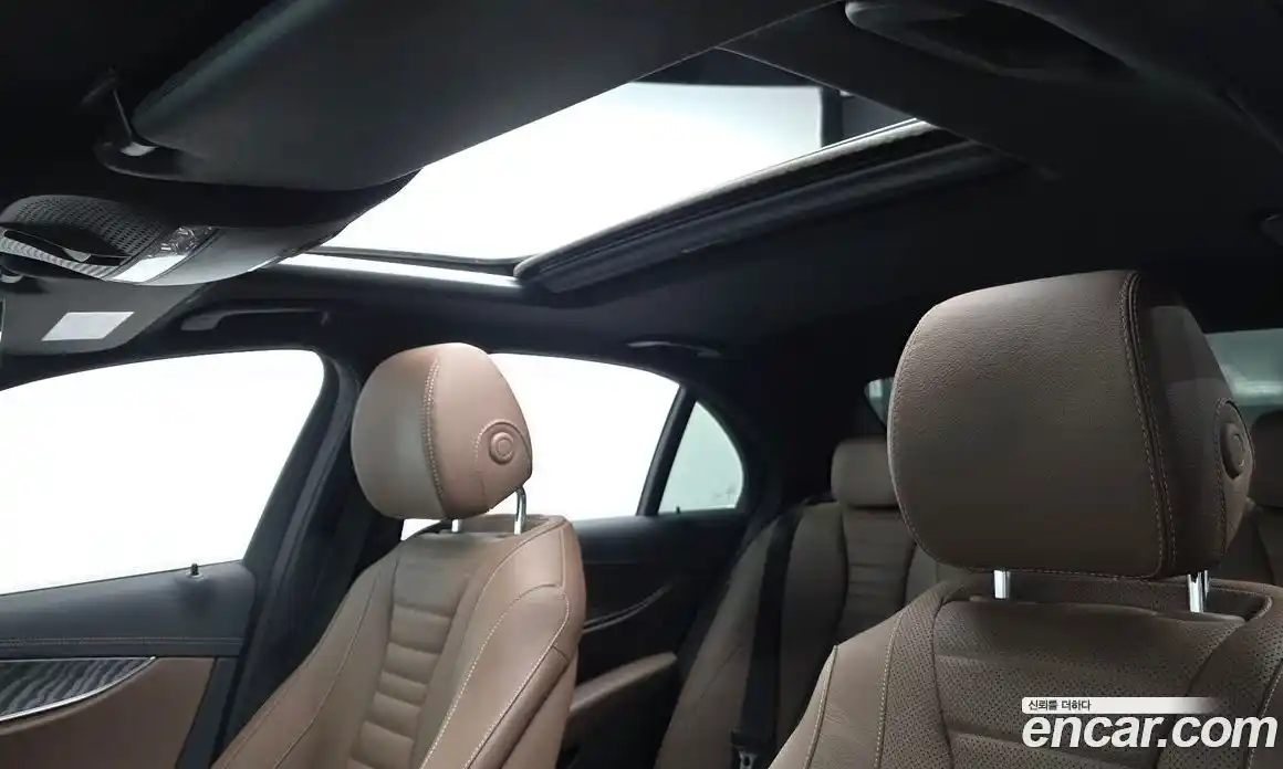 Mercedes-Benz E-Class 2023 2.0 гидро, фото 18