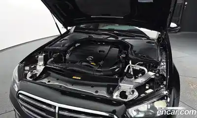 Mercedes-Benz E-Class 2023 2.0 гидро, миниатюра 6